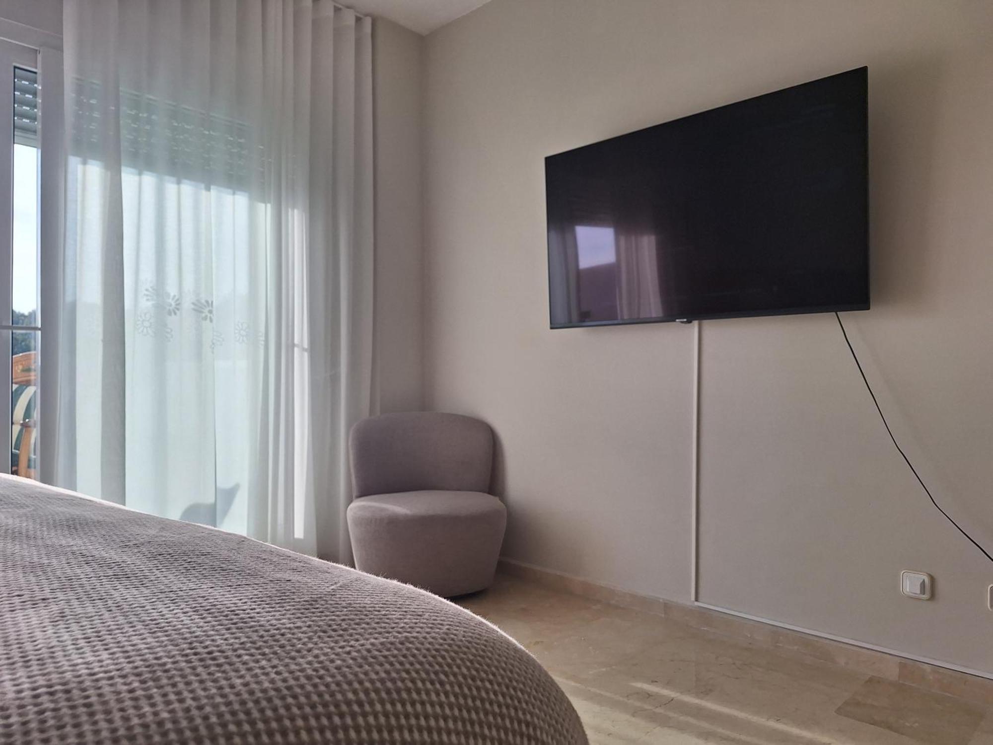 Apartment Living *
